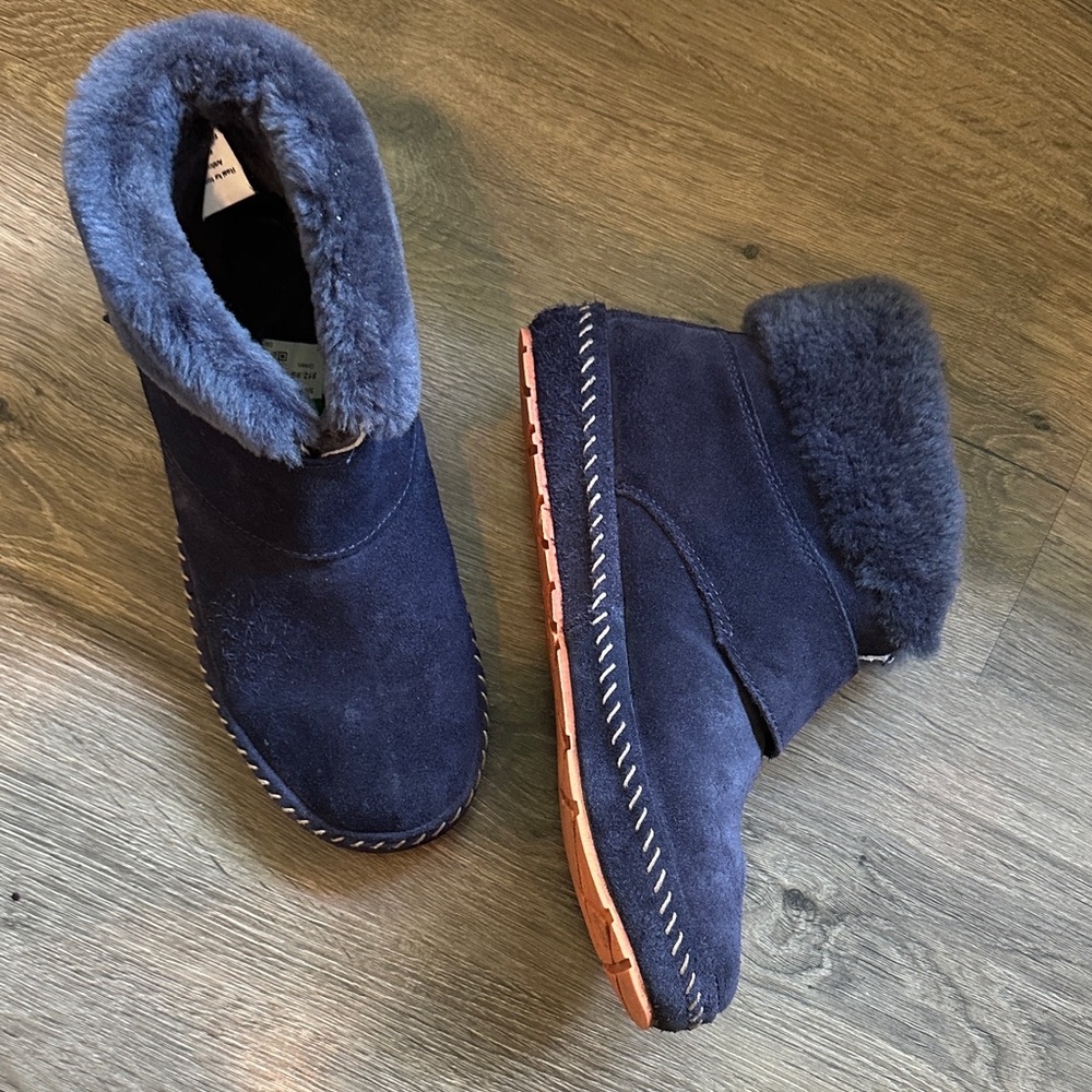 L.L. Bean Women's Ankle Booties Slippers Wicked Good Squam Lake Boots Lambskin